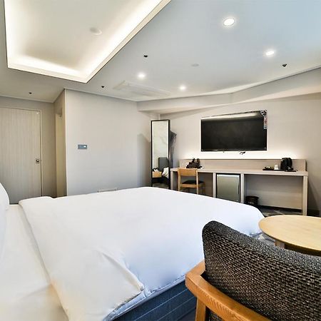 Hotel Haydn Busan Exteriör bild